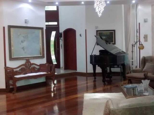 #11 - Casa para Venda em Barueri - SP