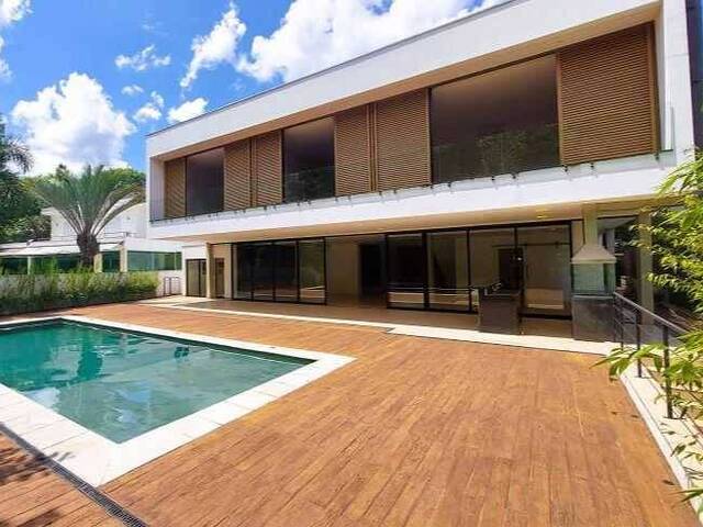 #21 - Casa para Venda em Barueri - SP