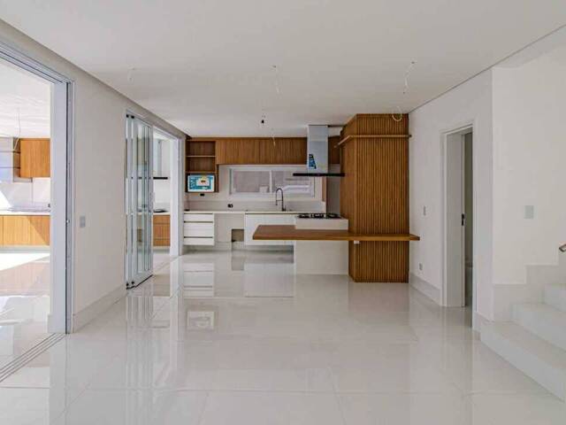 Casa para Venda em Santana de Parnaíba - 4