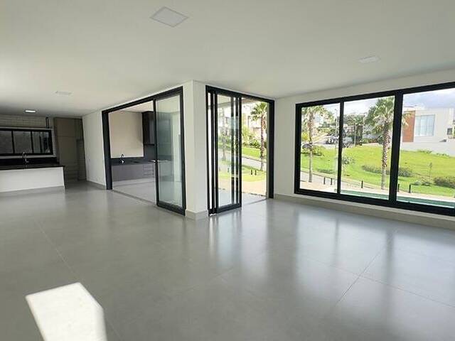 Casa para Venda em Santana de Parnaíba - 3